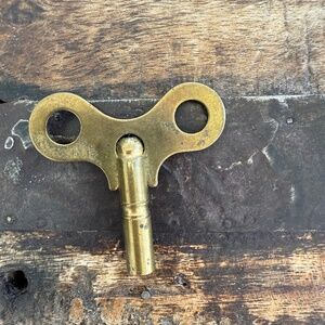 KEYS,KEYS ,KEYS. CLOCK KEY.